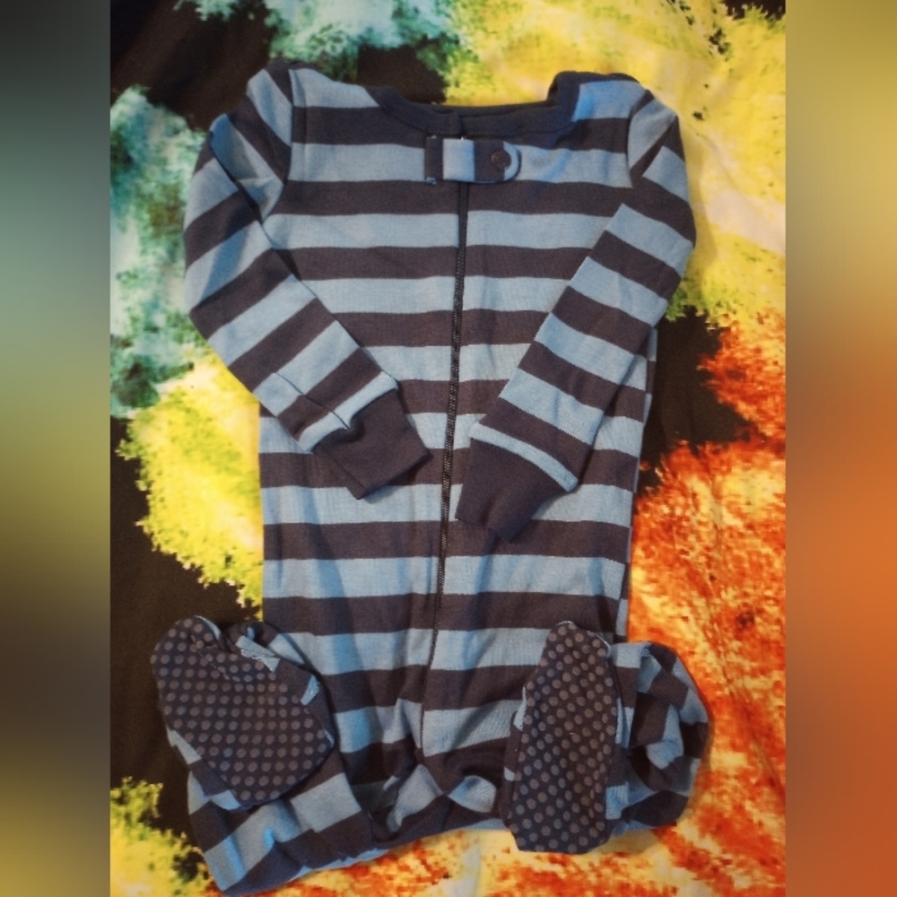 NEW Infant Sleeper Light Weight Zipper 6-9 Months